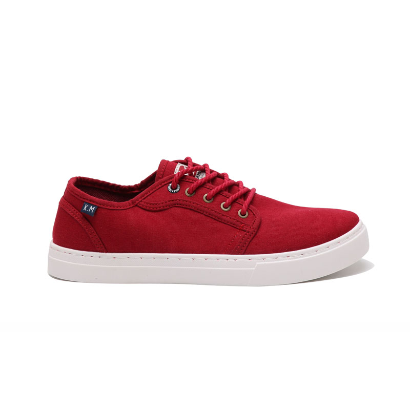Comfortable and durable canvas shoes